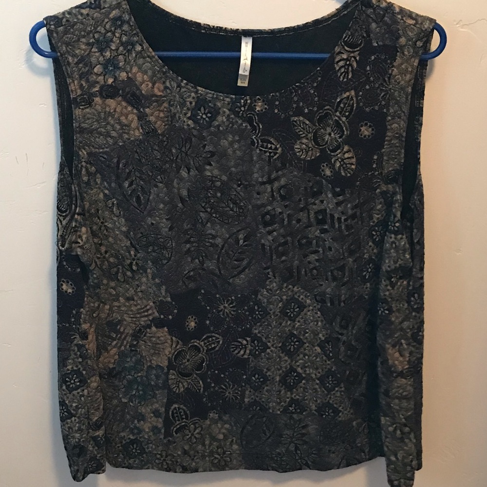 Layering tank